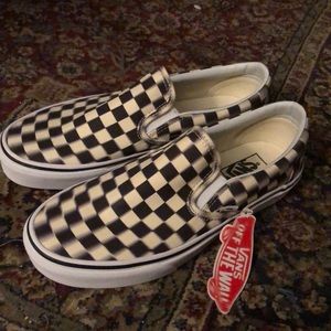 Trippy blurry checkered vans